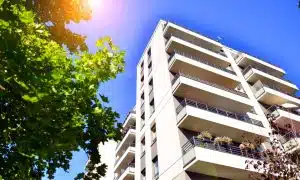 Décret BACS et décret tertiaire : quelles différences et quelles stratégies pour votre patrimoine immobilier ?
