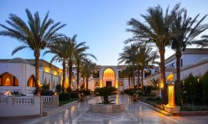 Villas de luxe à prix cassé : pourquoi les investisseurs Français se ruent sur le Maroc
