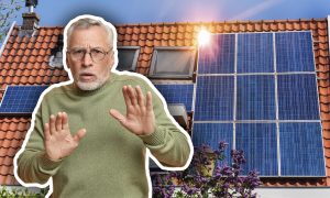 Rénovation énergétique : installer des panneaux solaires avec une mauvaise isolation est-il vraiment pertinent ?