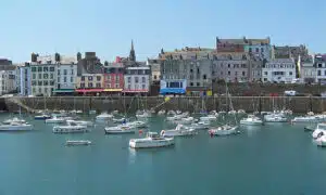 Squat de luxe en Bretagne : quand des bobos veulent privatiser un site public sans payer