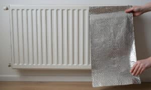 Chauffage : Les réflecteurs de radiateur sont-ils aussi efficaces que les influenceurs le disent sur la facture ?