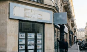 M6 se désengage de Stéphane Plaza Immobilier : ce que ça change pour vendeurs et franchisés