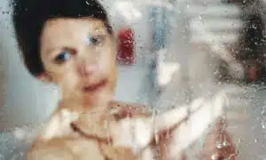 L&rsquo;astuce anti-buée utilisée par les grands hôtels pour les miroirs de salle de bain