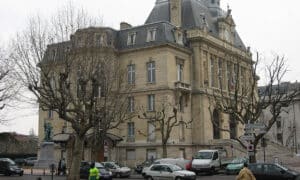 Squat à Asnières : «Pour envoyer les factures, c’est réactif», la mairie demande 18 000 € au propriétaire