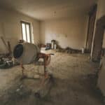 Chantier de travaux de rénovation dans un appartement